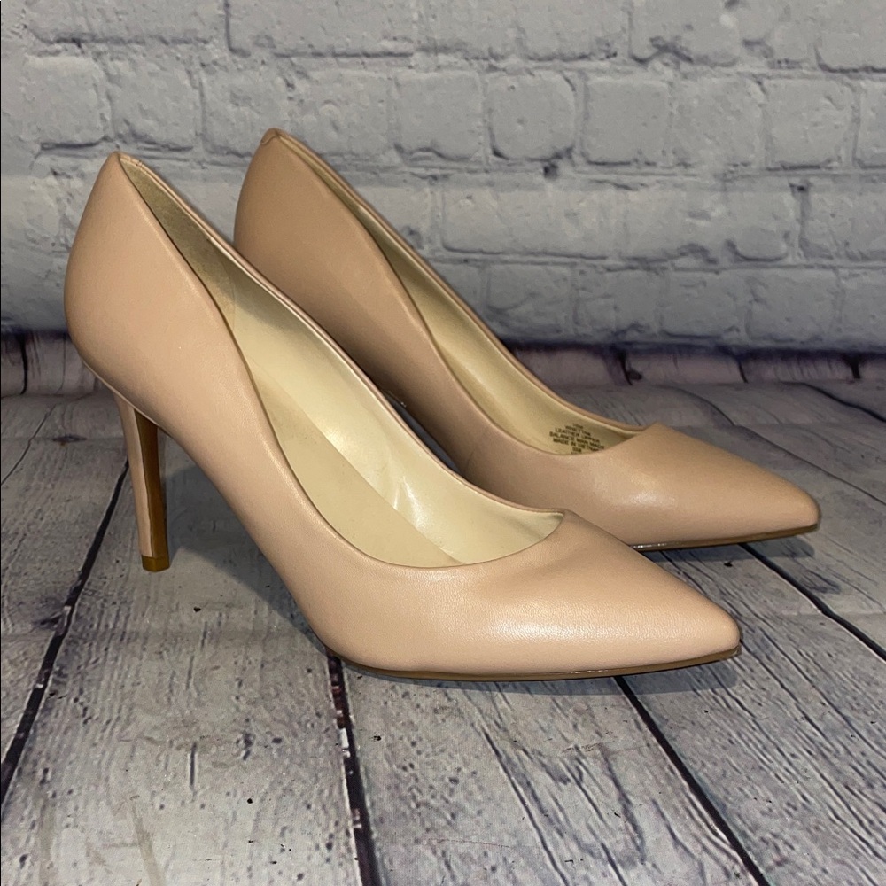 Nine West Classic Tab Leather Heels Sz 10M